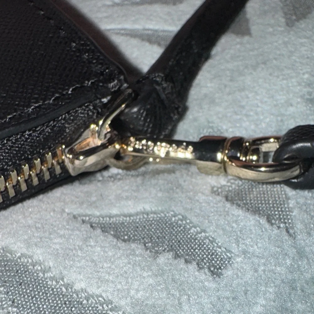 Kate Spade ♠️ Black Wristlet - Picture 3 of 7